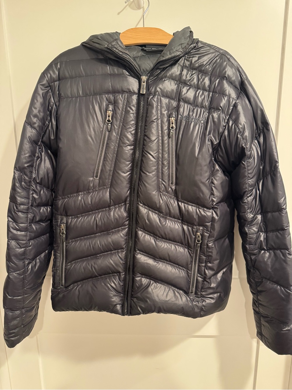 Men's Hooded Marmot 650 Down Filled Quilted Puffer Jacket in Black